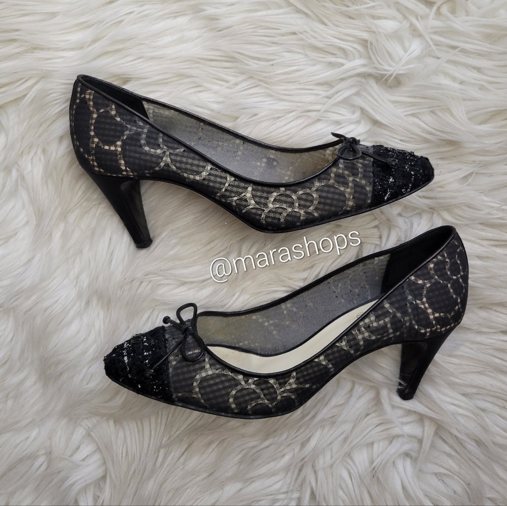 CHANEL Interlocking CC Logo Pumps - Picture 2 of 10